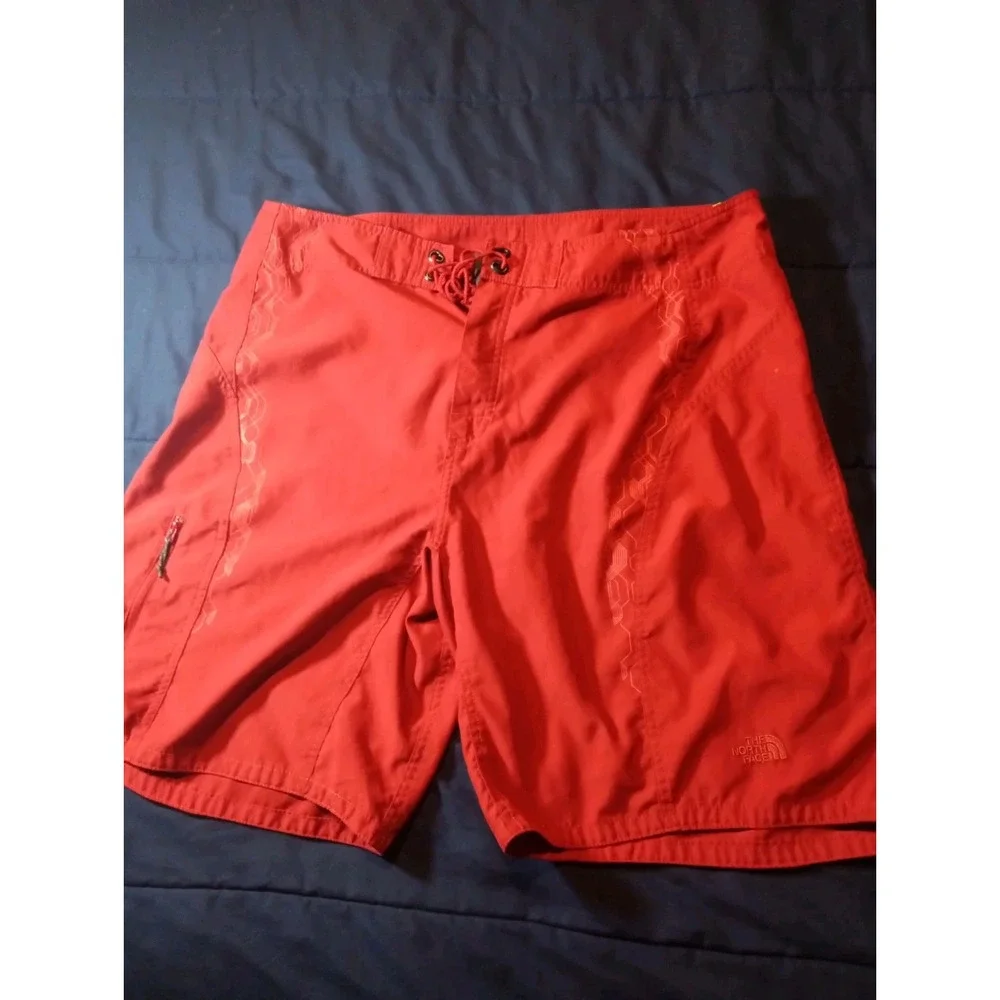 The North Face Board‎ Shorts Men's Size 38 Red Swim Surf Pockets Logo No Liner